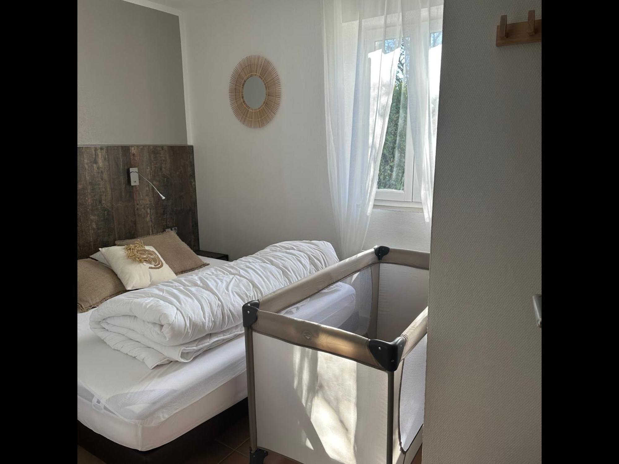Villa Lou Karo - Piscine Partagee - Parking Prive Gordes Esterno foto